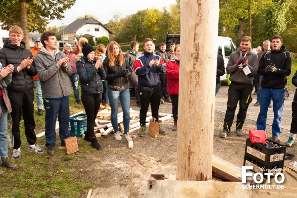 2019.10.05_Kirmesbaumstellen KB 19 Niederbrechen (96 von 107)