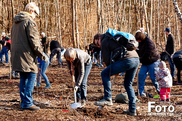 2022.03.19_1250 Baum-Pfanzaktion in Oberbrechen (65 von 157)