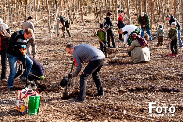 2022.03.19_1250 Baum-Pfanzaktion in Oberbrechen (80 von 157)