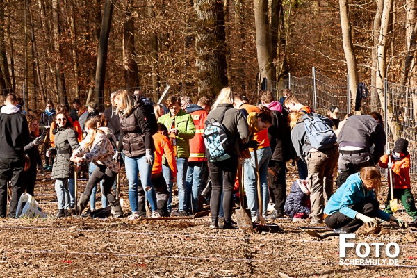 2022.03.19_1250 Baum-Pfanzaktion in Oberbrechen (81 von 157)