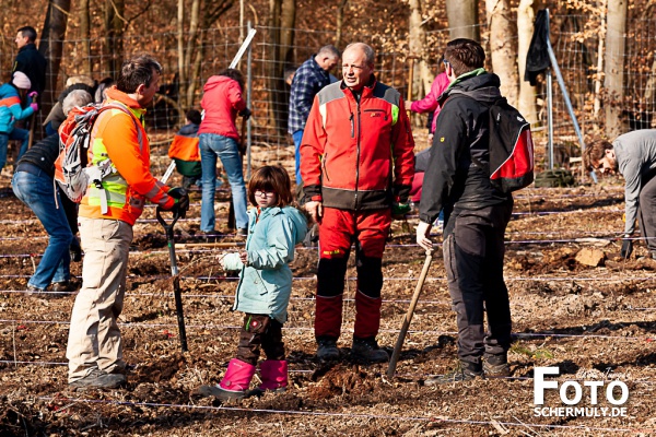 2022.03.19_1250 Baum-Pfanzaktion in Oberbrechen (85 von 157)