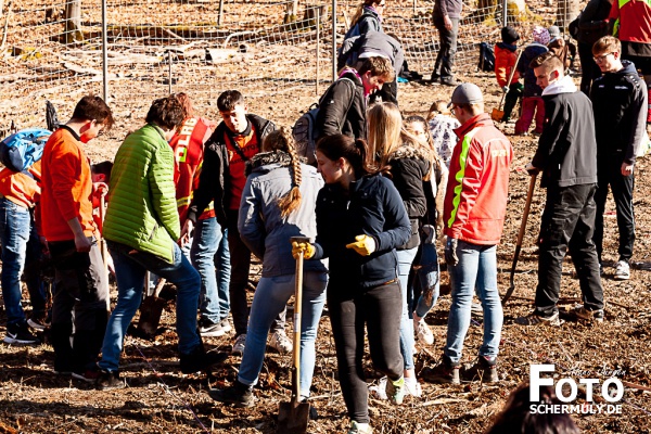 2022.03.19_1250 Baum-Pfanzaktion in Oberbrechen (90 von 157)