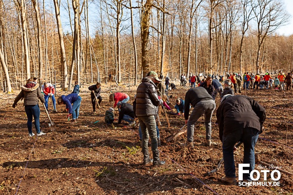 2022.03.19_1250 Baum-Pfanzaktion in Oberbrechen (99 von 157)