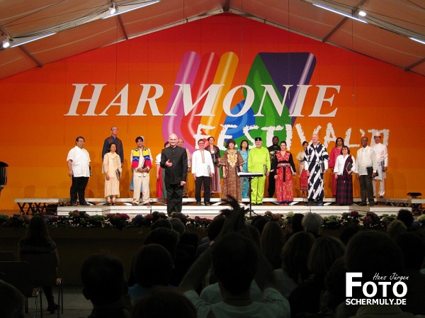 UN-Chor zu Besuch beim Harmonie-Festival 2011