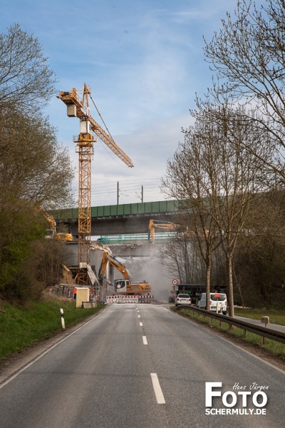 2015.04.11_Autobahnbrücke Niederbrechen wird abgerissen_007