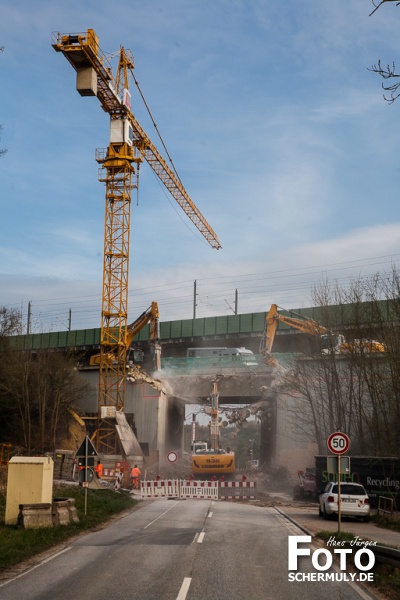 2015.04.11_Autobahnbrücke Niederbrechen wird abgerissen_008