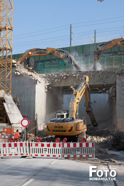 2015.04.11_Autobahnbrücke Niederbrechen wird abgerissen_020