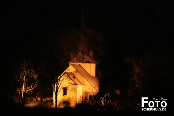 Berger Kirche bei Nacht